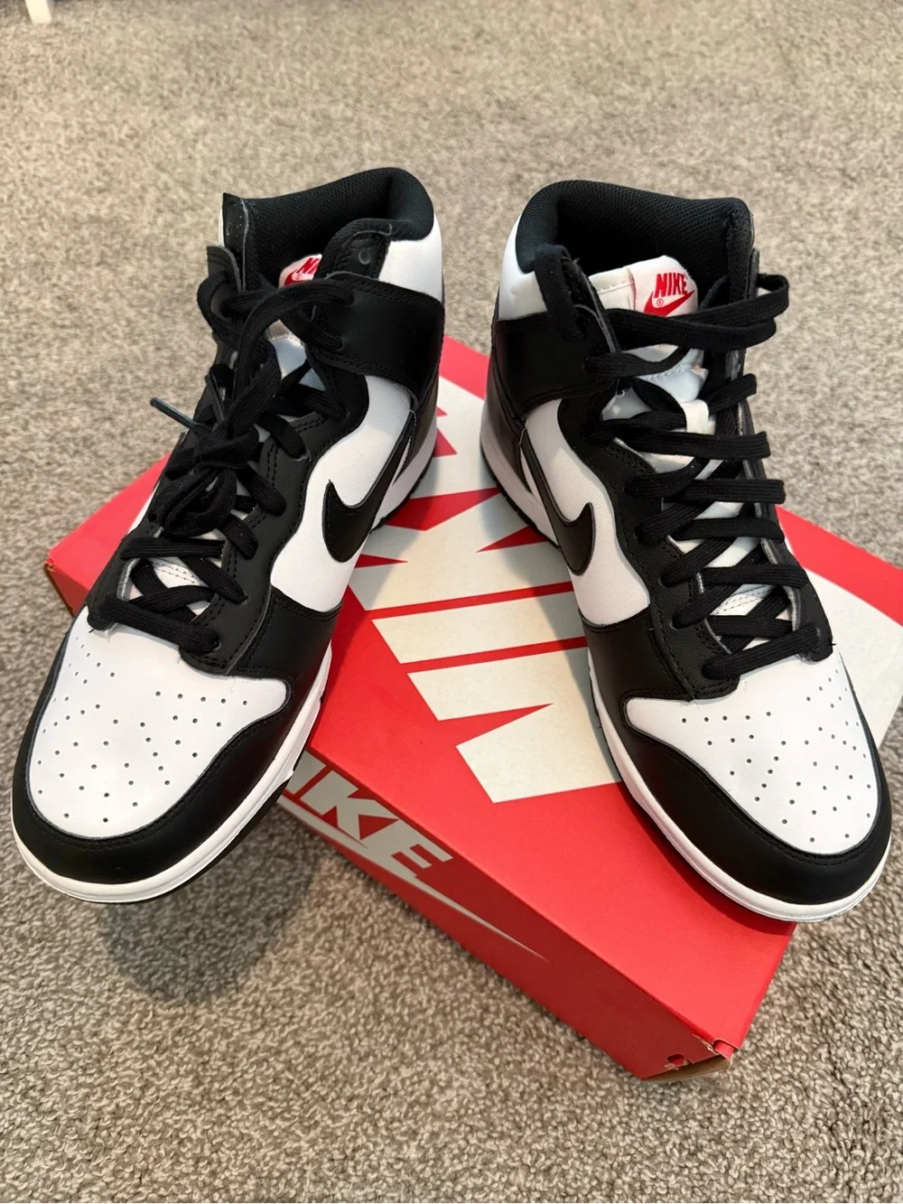Nike High-Top Sneakers Pandas in Black and White